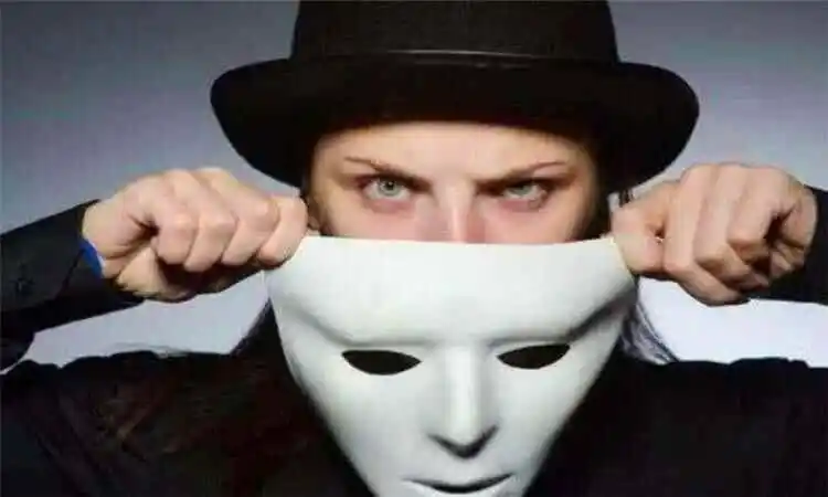 西檬之家揭开圣水的秘密:字母圈中不为人知的实践与探讨 一